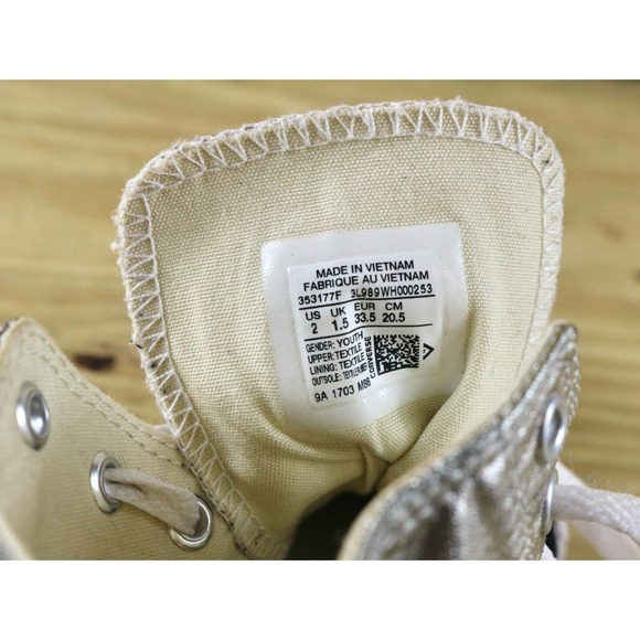 Converse All Stars Chuck Taylor Metallic Silver Youth Sz 2 Sneakers High Tops - Picture 9 of 9
